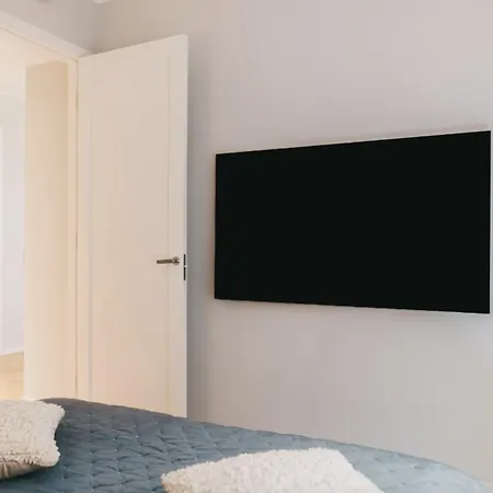 Luxury Living With Breathtaking Panoramic Views *