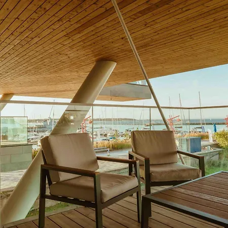 Luxury Living With Breathtaking Panoramic Views *