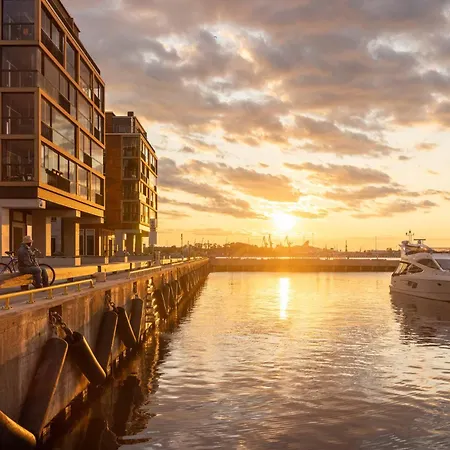 Luxury Living With Breathtaking Panoramic Views *