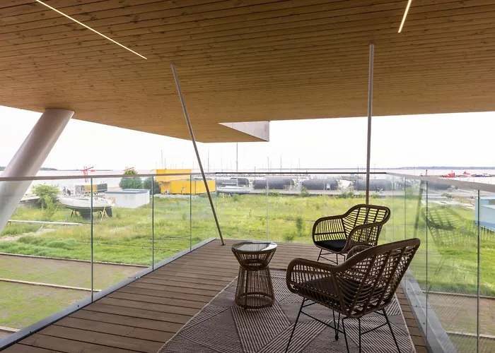 Luxury Living With Breathtaking Panoramic Views Апартаменты